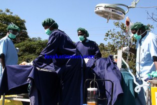 doctors-from-the-university-teaching-hospital